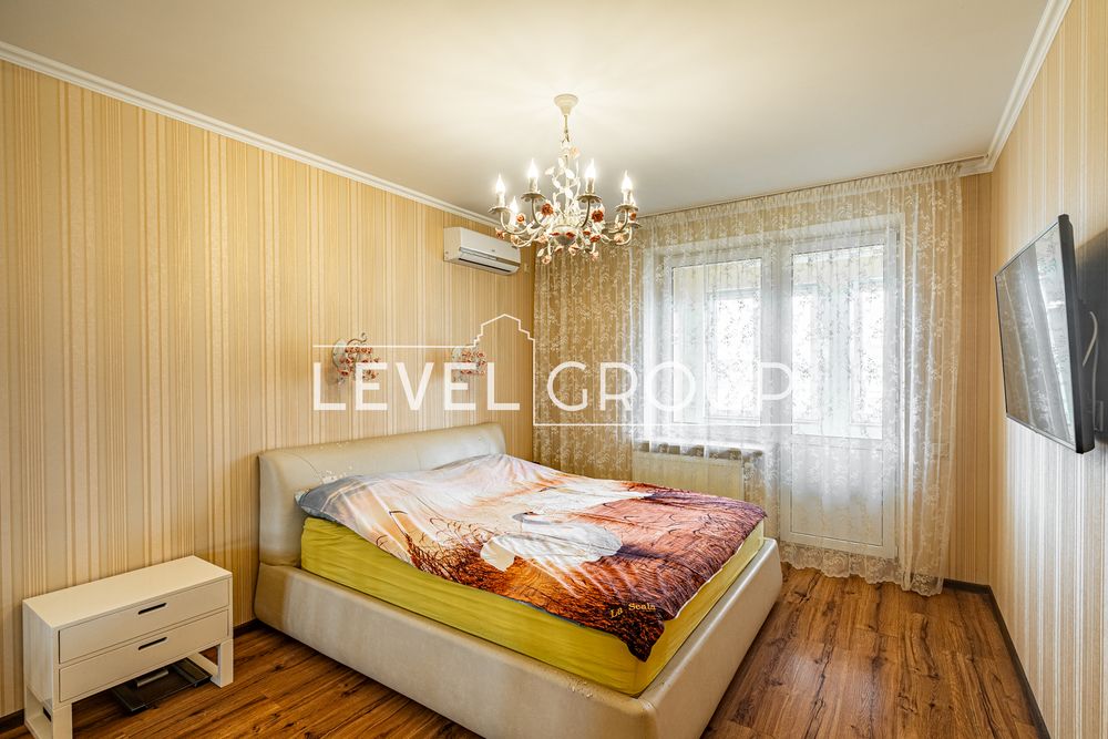 Продається видова квартира за адресою: вул. Макіївська, 10Б