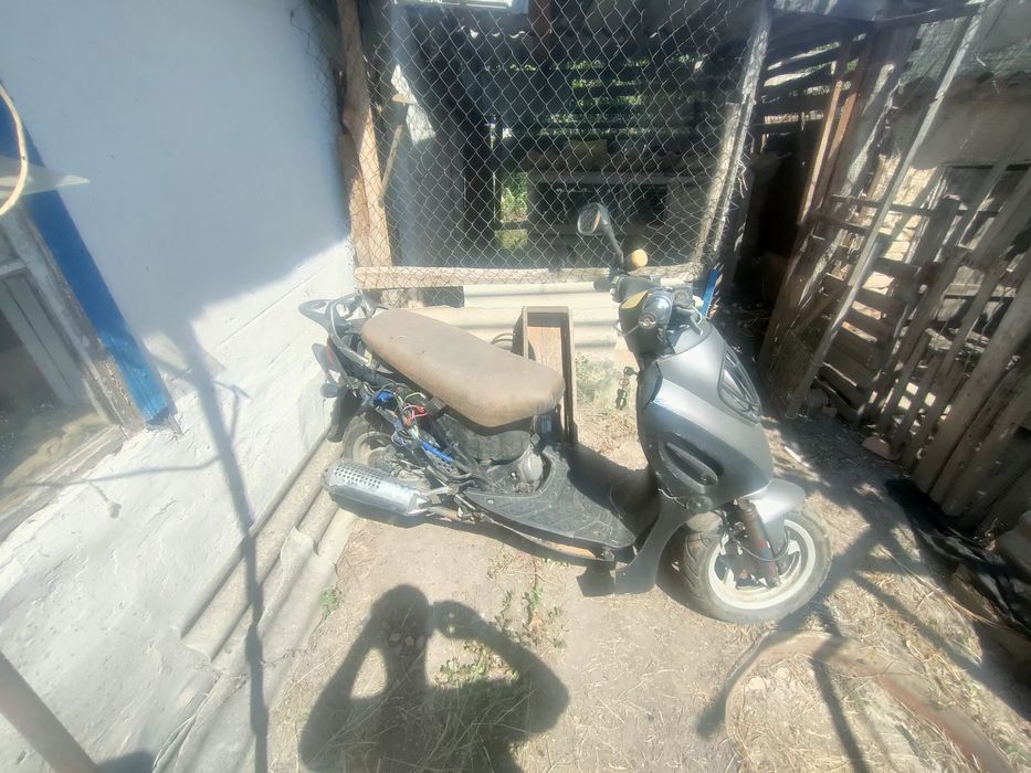 Продам мотоцикл іж планета 5  + китайський  скутер