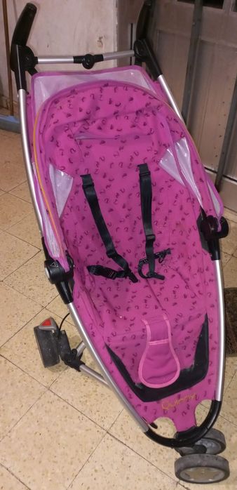 Vendo carrinho de menina Quinny