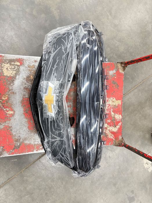 решітка перед Bolt EV