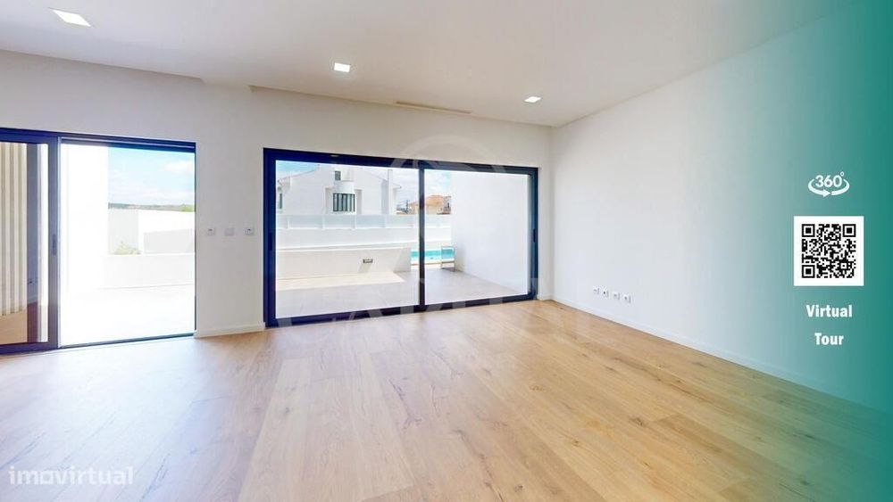 Magnífica Moradia T4 com Piscina e Terraço, em condomínio fechado