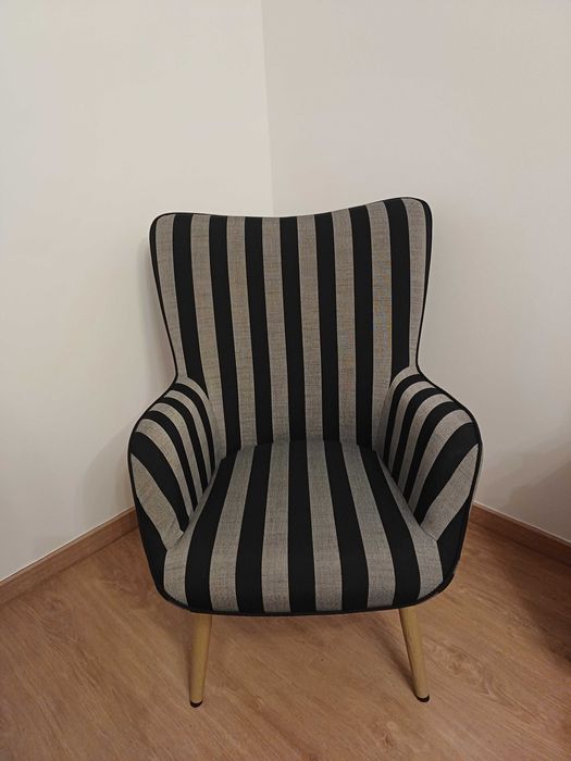 Poltrona / Cadeirão Simested do JYSK NOVO