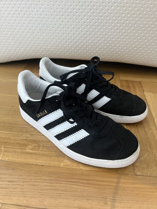Кросівки adidas в хорошому стані