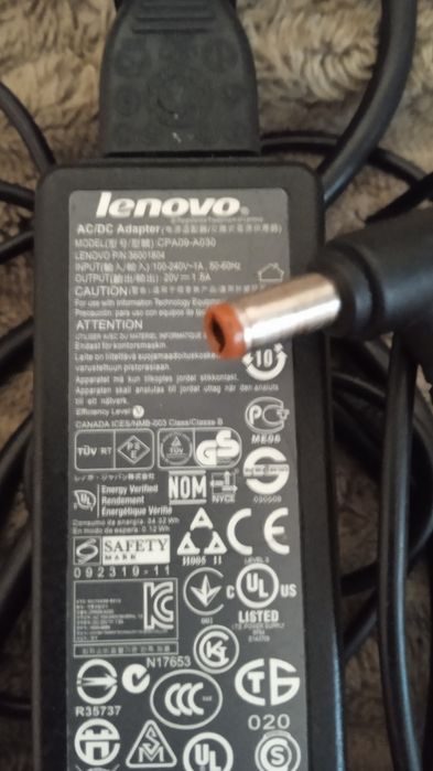 Блок питания,зарядка для ноутбука Lenovo