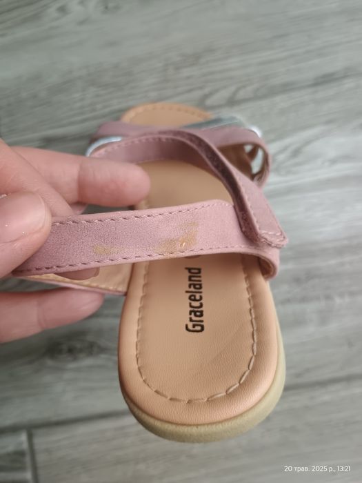 Босоніжки Graceland на липучці, розмір 32,
