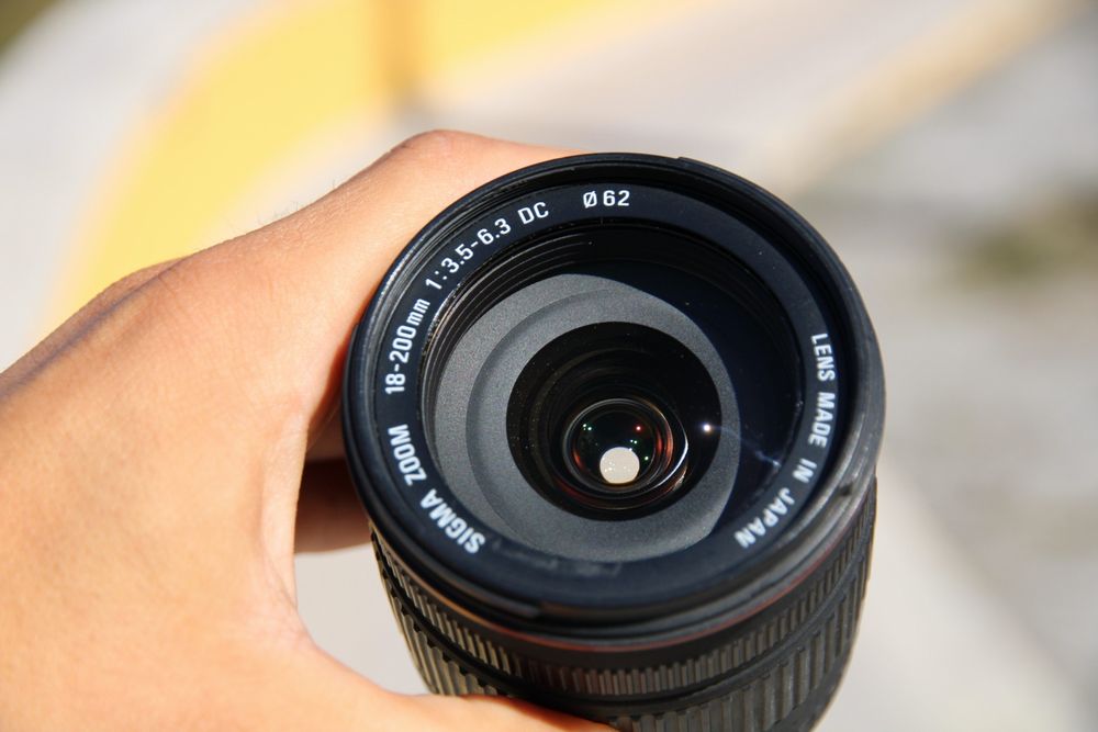 Sigma 18-200mm F/3.5-6.3 DC ( Canon EF)