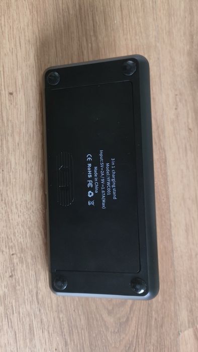 Multi Ładowarka 3 W 1 Apple 
Sprzęt sprawny technicznie.