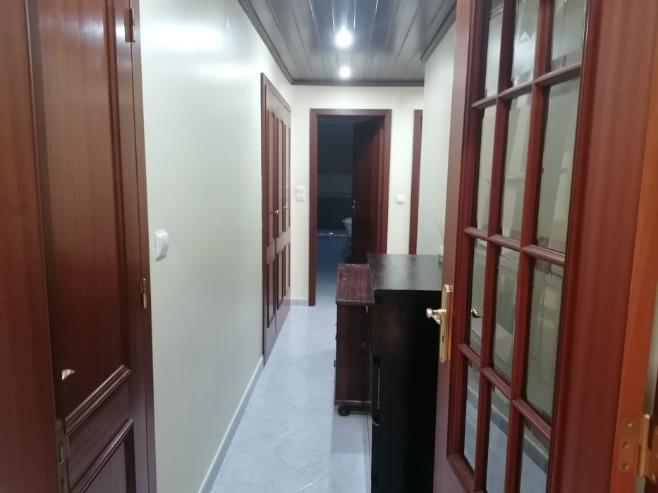 Apartamento T2 à venda na Avenida Humberto Delgado, 1º andar