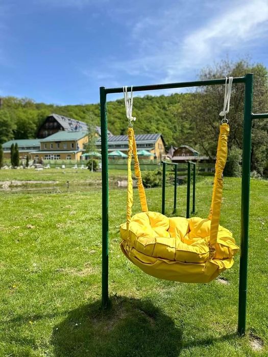 Гойдалка з подушкою