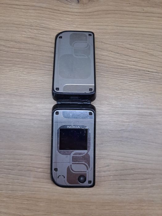 Stara Nokia 7270 używana