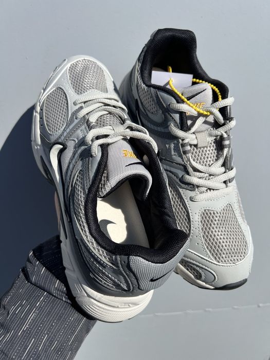 Чоловічі кросівки Nike V5 Runner