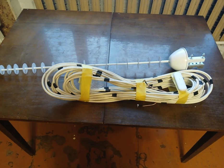 Продам антену для интернета, стрела мимо,кабель для подсоединить.