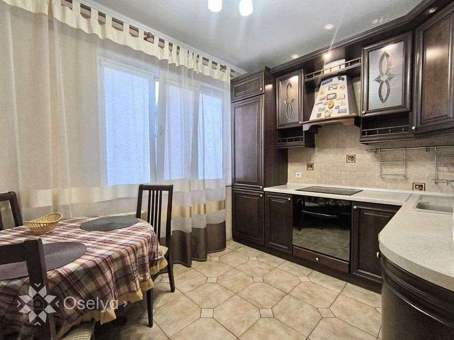 Продаж 2 кімнатної квартири з ремонтом в Києві 54 м2 Дарницький
