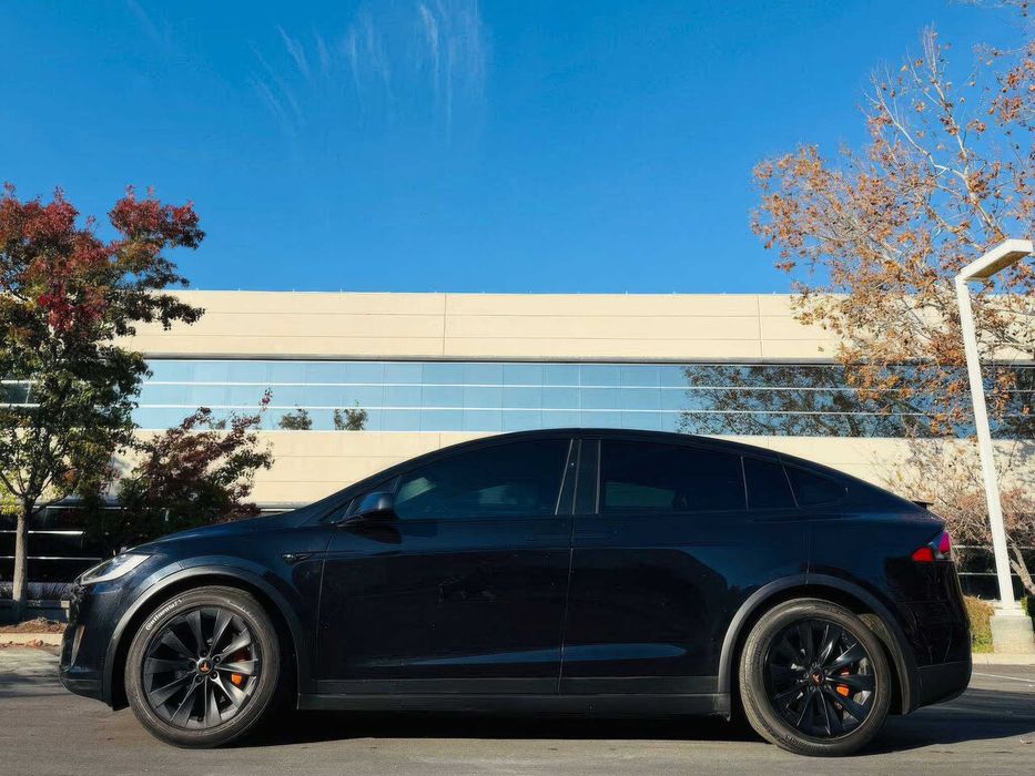 Tesla Model X 75D      2017