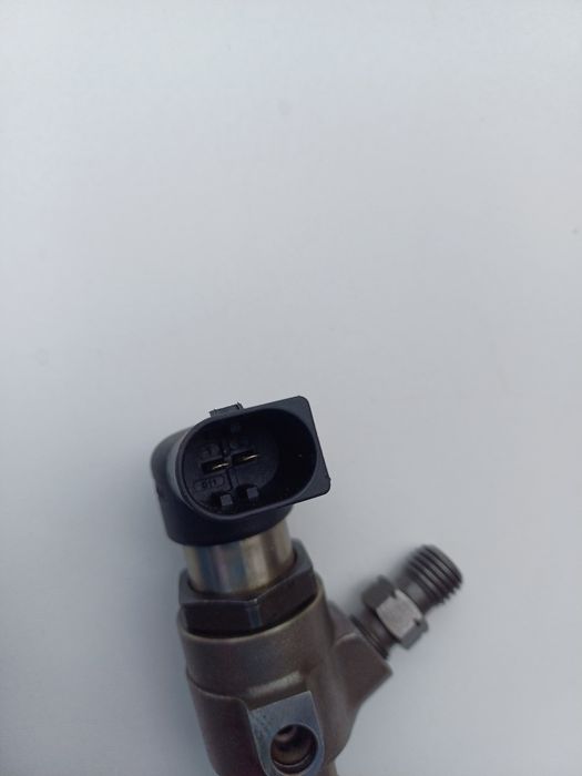 Wtryskiwacz 1.6 tdi cay 03L130277b