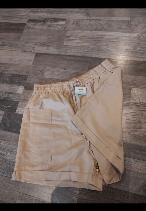 Spodenki beżowe Sinsay