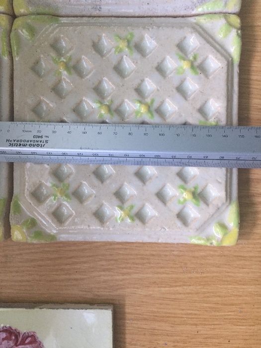 Azulejos com relevo