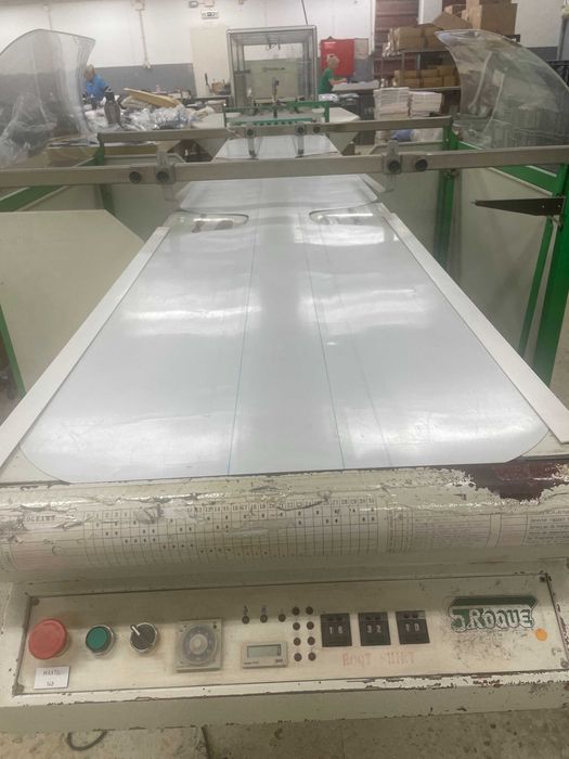 Maquina industrial de embalar t'shirts automatica