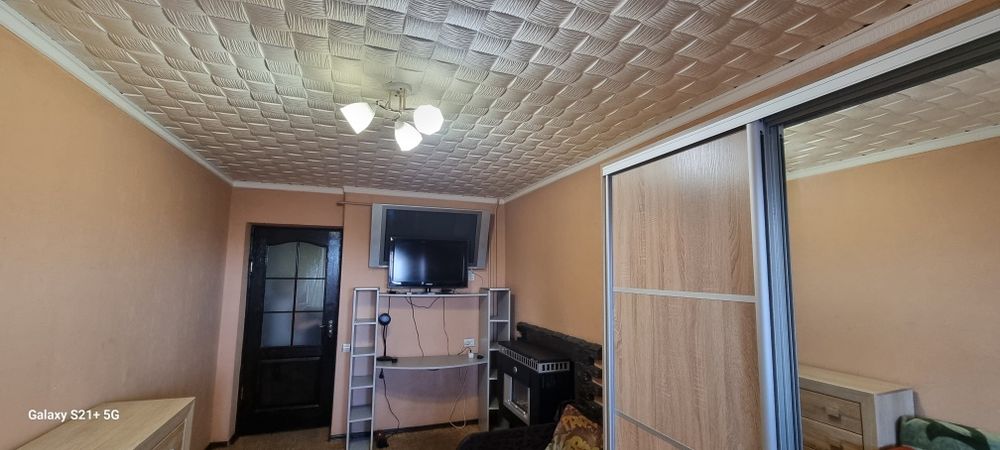 Гарна квартира на Таврійському.  Будинок цегла . Автономне опалення .