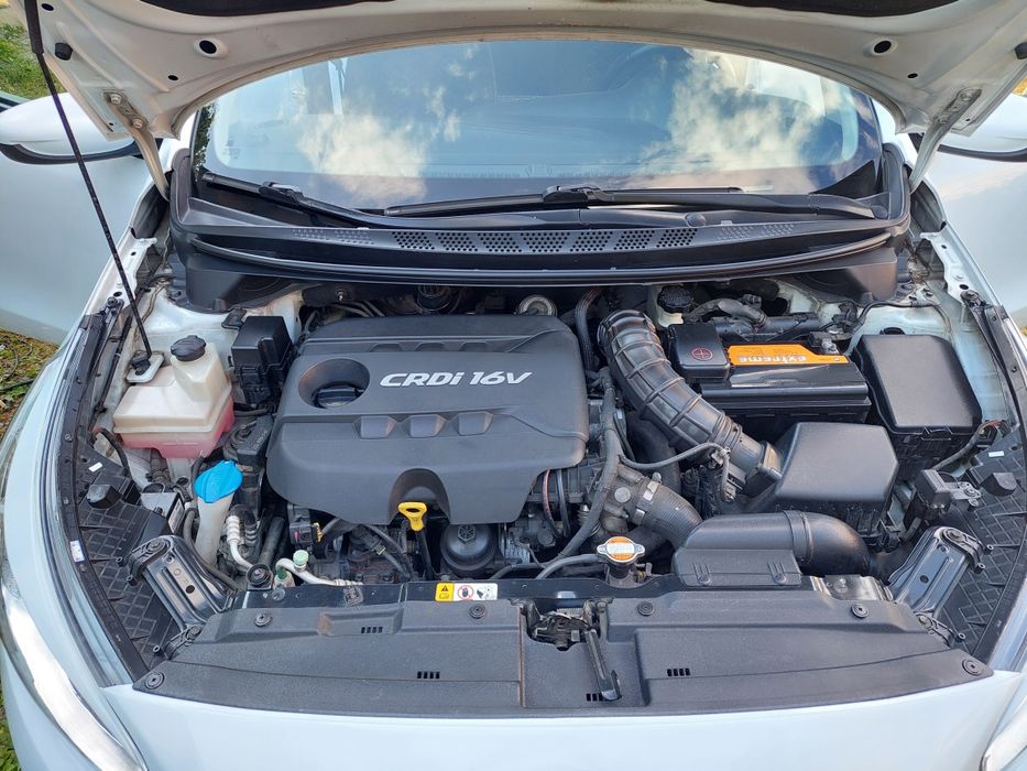 Продам Kia Ceed II 2013 год