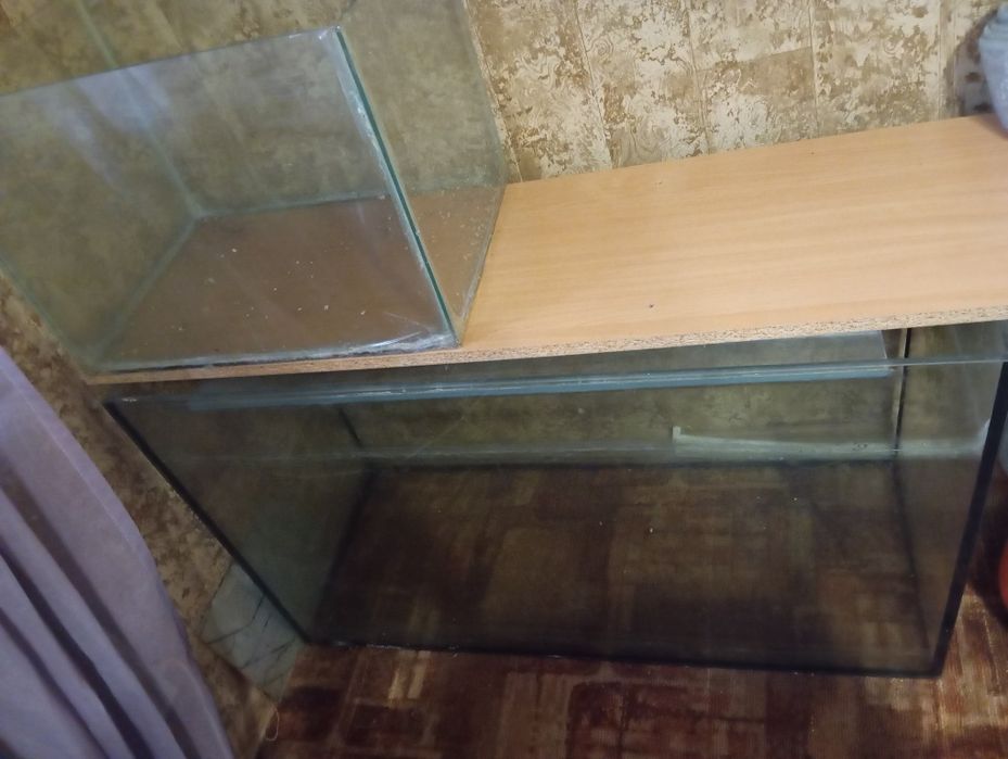 Продам аквариумы бу 2 штуки