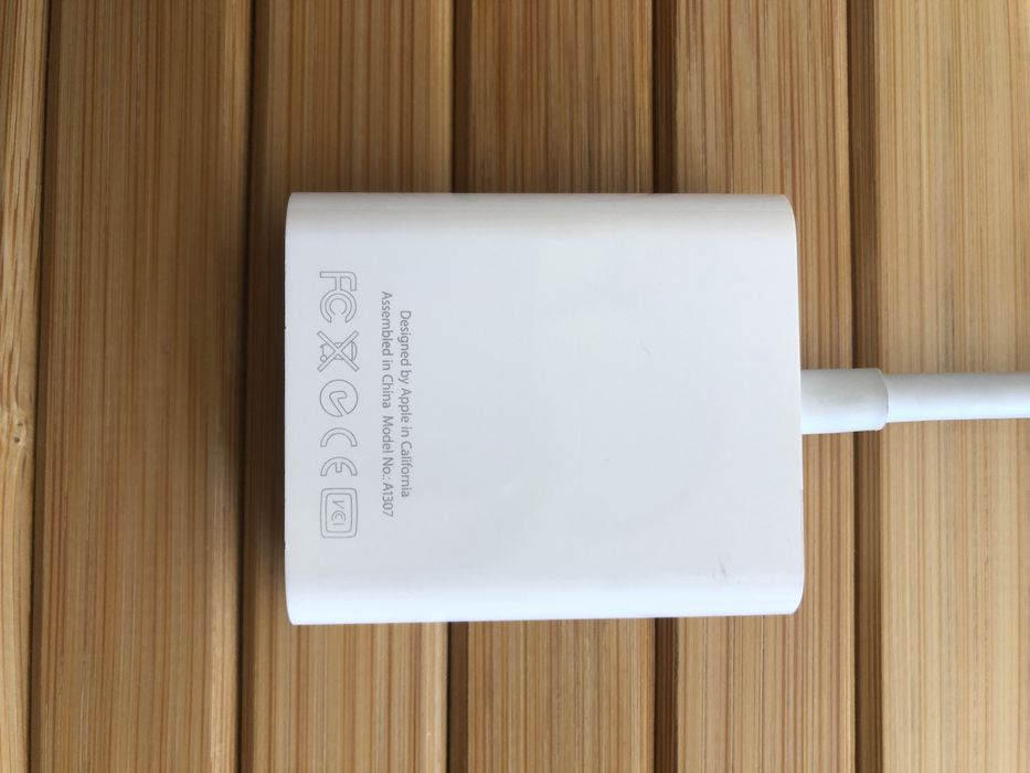 Apple oryginalna przejściówka z Mini DisplayPort na VGA - adapter