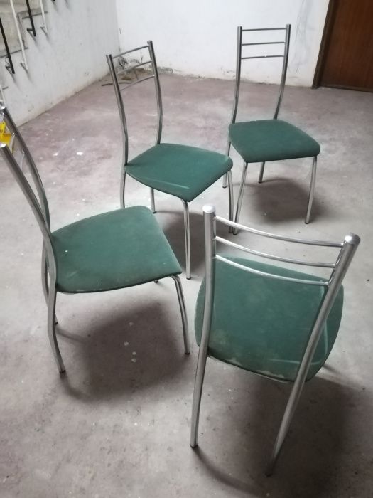 Mesa e.cadeiras de cozinha