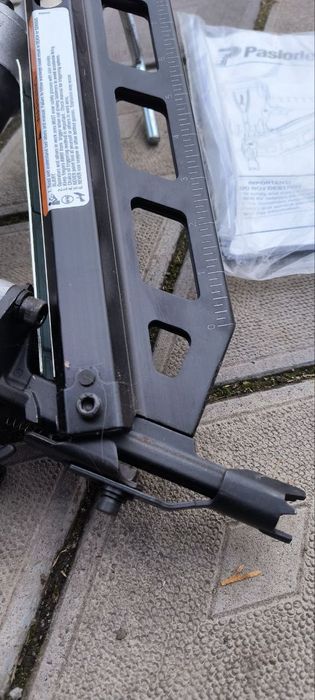 Цвяхозабивач Paslode F350-s(пневматичний пістолет)