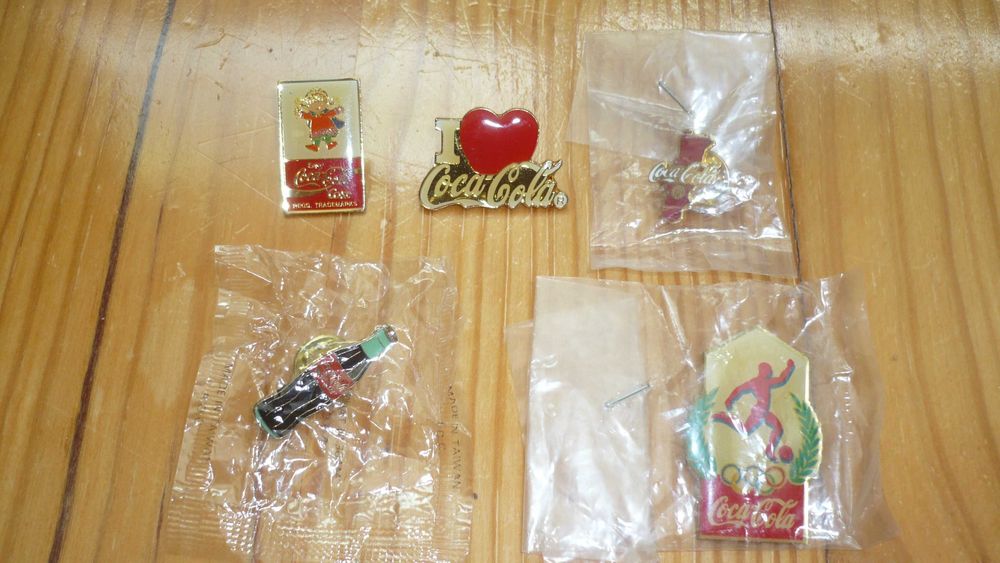 5 Vintage Coca-Cola Pins