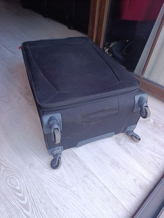 Walizka Samsonite base bost