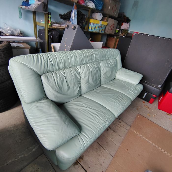 Продам  шкіряний гарнітур 3+2+1 .