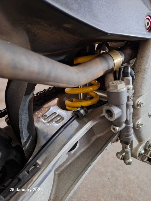 AJP SPR 240, 2024, 1800km, impecável, vários extras