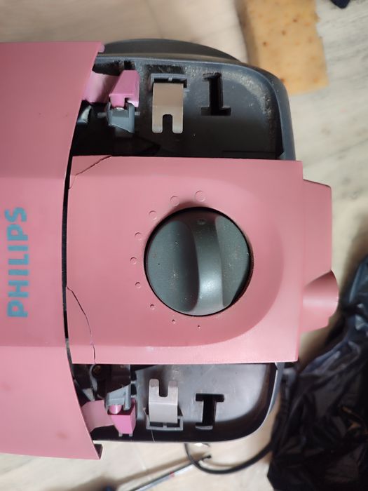 Пилосос Philips, Samsung 1600 w