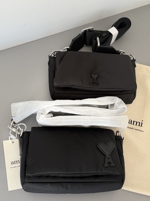 Жіноча сумка Ami de Coeur від Ami Paris крос боді месенджер