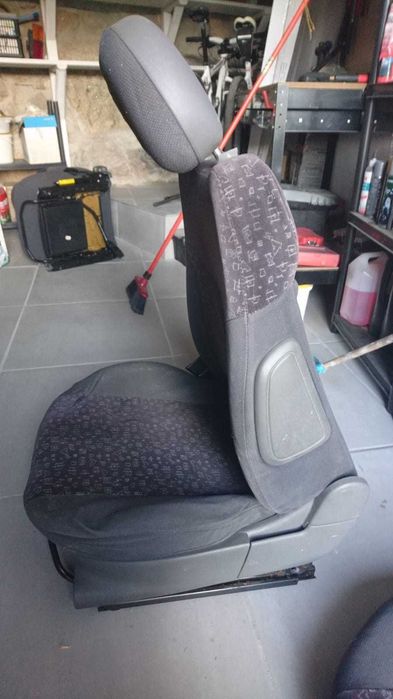 Conjunto bancos / estofos Opel Corsa C 5 portas c/ airbags