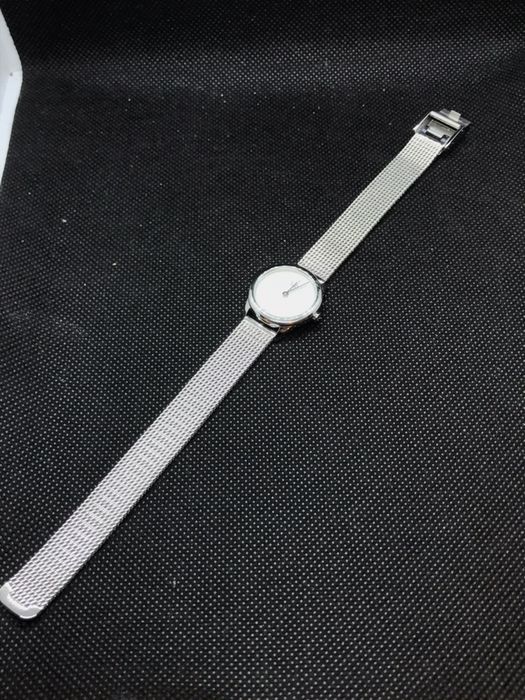 Minimalistyczny zegarek Calvin Klein, pudelko