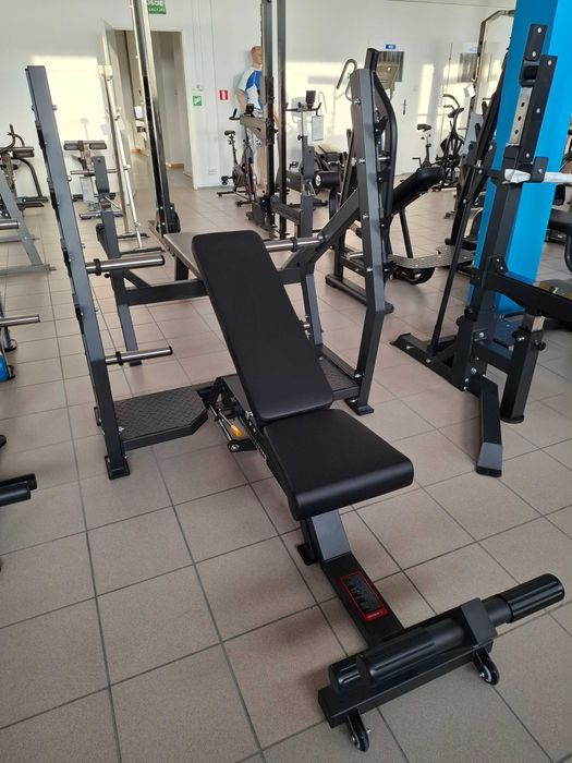 Regulowana ławka treningowa pod sztangę