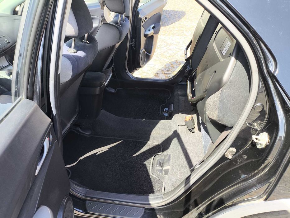 Honda Civic FK2 - 08
