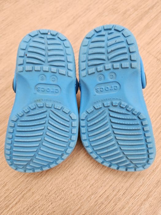 Crocs criança tamanho C6