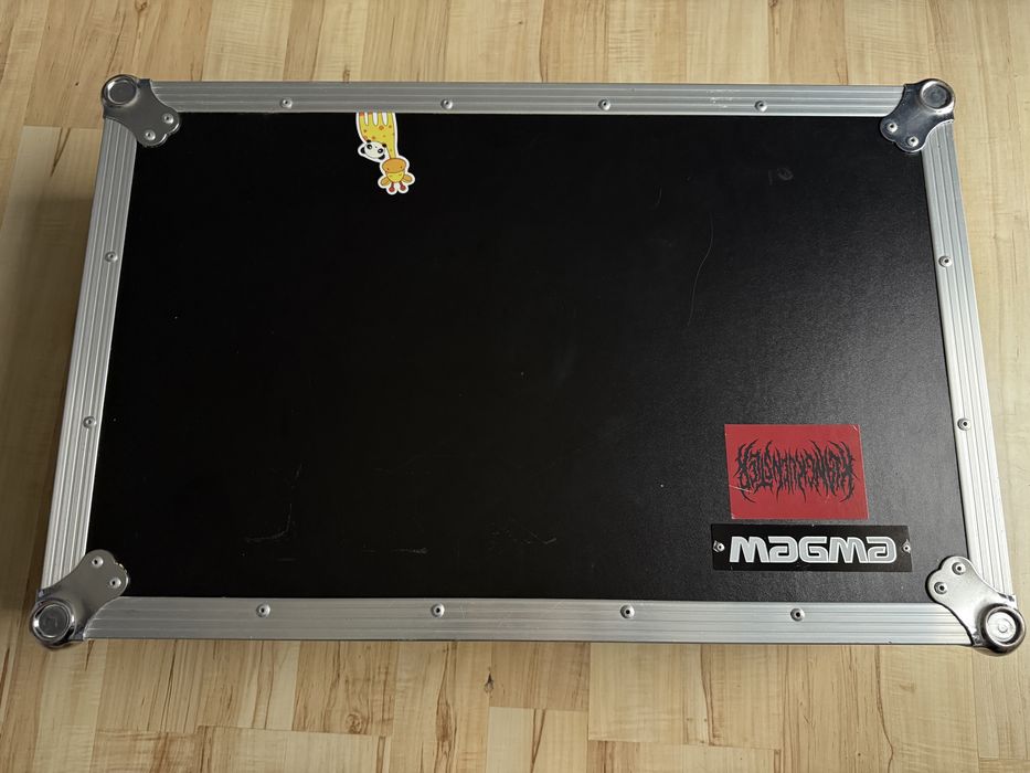 Pioneer DDJ-800 + twardy case Magma