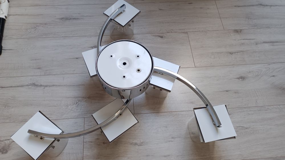 Lampa szklana, żyrandol szklany