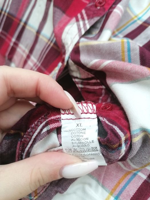 Camisa Axadrezada em tons vermelhos