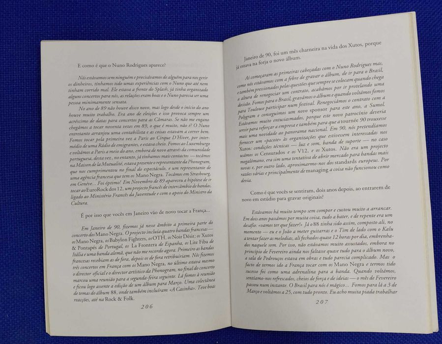 Livro 'Conta-me Histórias - Xutos & Pontapés' (1ª Edição)