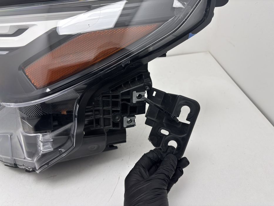 Фара ліва Subaru Forester 2025-2026 USA