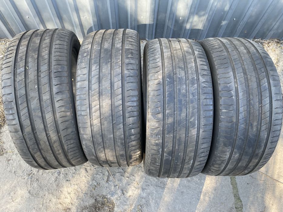 Продам резіну 255/45/19 2015года Michelin