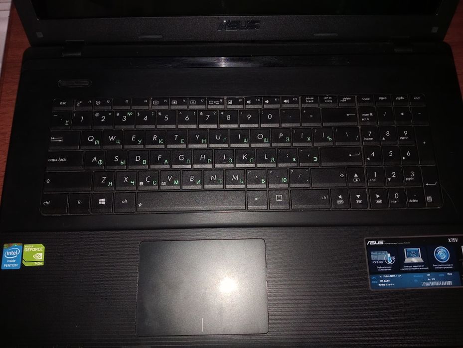 продам ноутбук ASUS X75V , батарея на фото, поменять батарею стоит от