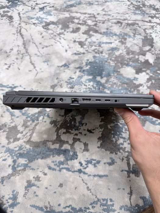 Ноутбук ASUS ROG Strix G16 в отличном состоянии