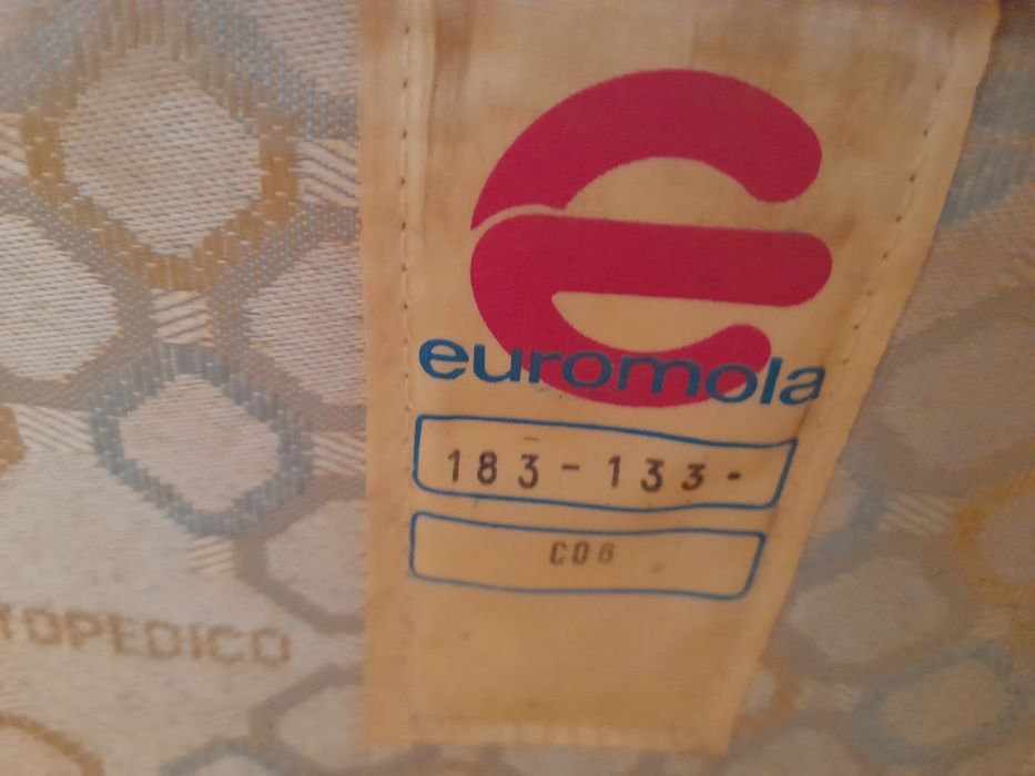Cama com colchão