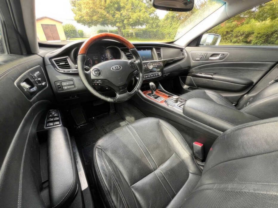 Kia K900 Premium      2015