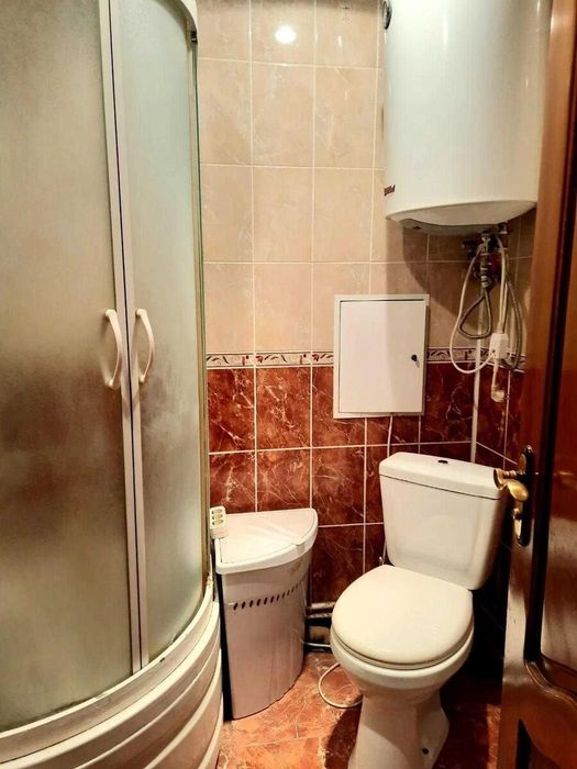 Продам великогабаритну однокімнатну квартиру біля автовокзалу - 38 м.